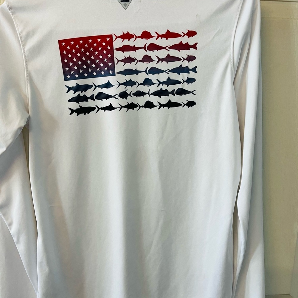 Columbia Women Fish Flag Crewneck PFG Performance Tee size XS